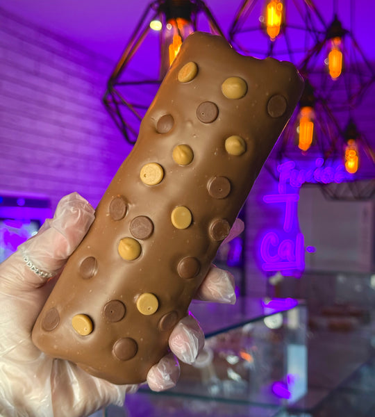 Rolled Fudge with Snickers *Posted in 1-3 working days*