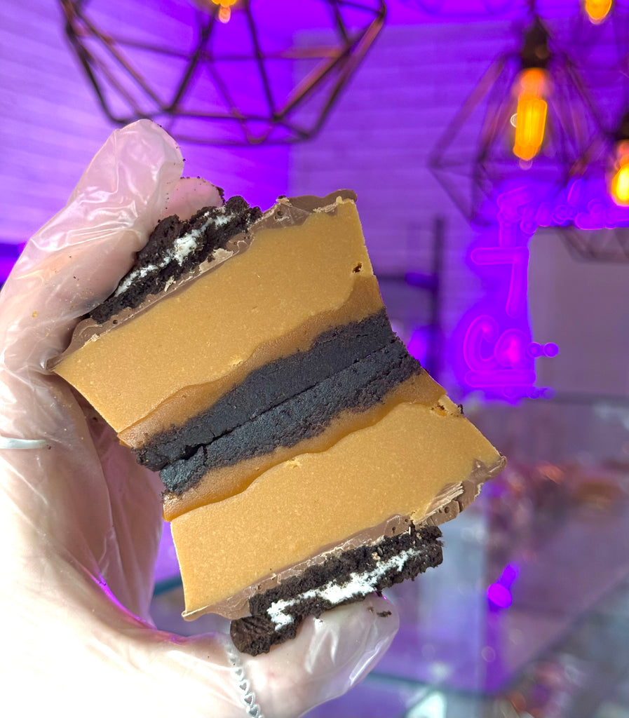 Oreo Millionaire’s Layered Fudge *Posted in 1-3 working days*