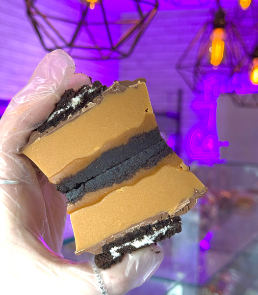 Oreo Millionaire’s Layered Fudge *Posted in 1-3 working days*