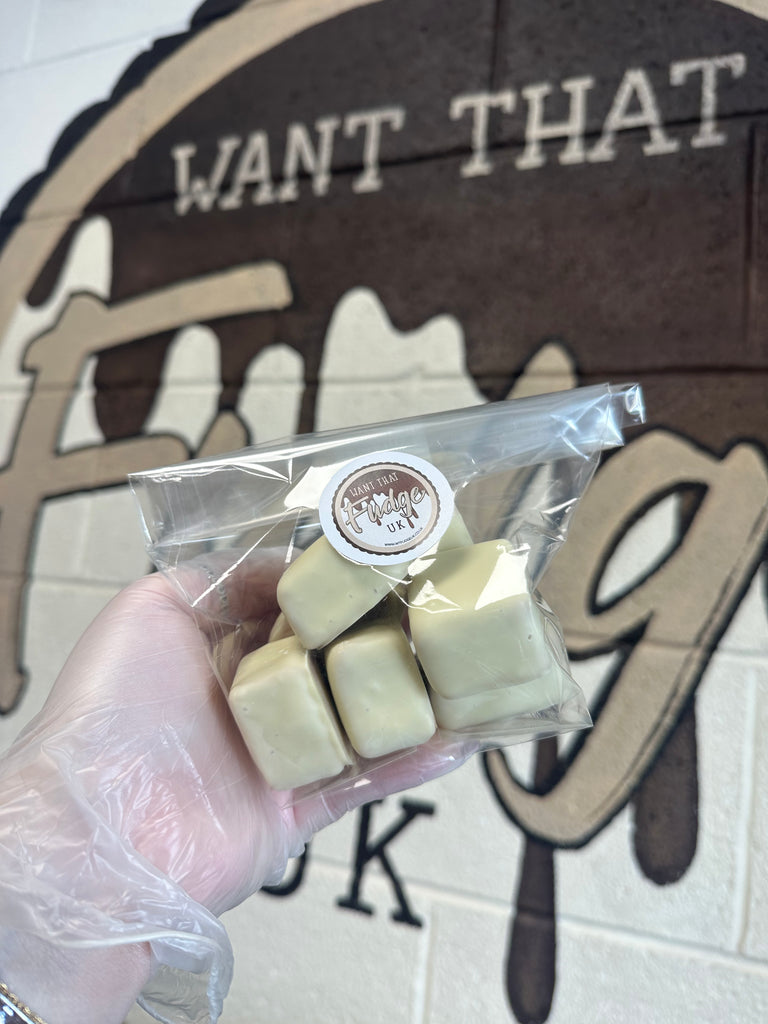 VANILLA IN WHITE Chocolate Fudge Chunks *Posted in 1-3 working days*