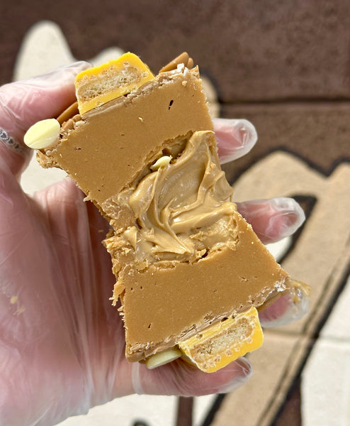 Gold Fudge Loaf *Posted in 1-3 working days*