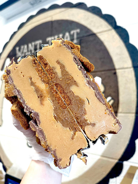 Biscoff & Chocolate Fudge Sharing Tray *Posted in 1-3 working days*