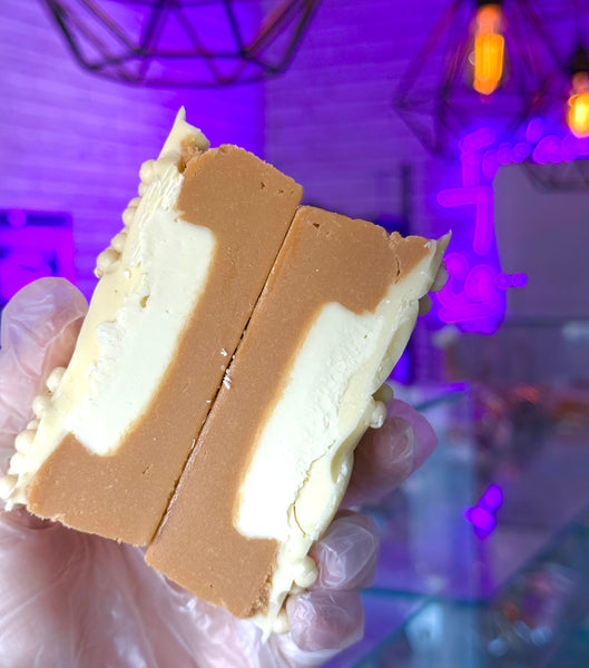 White Chocolate Fudge Pie *Posted in 1-2 working days*