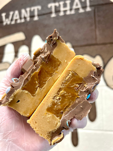 Fathers Day Fudge Pies - Caramel Filling *Allow 1-4 working days for dispatch*